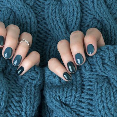 Lijepi nokti i toplo pletivo savršen su spoj