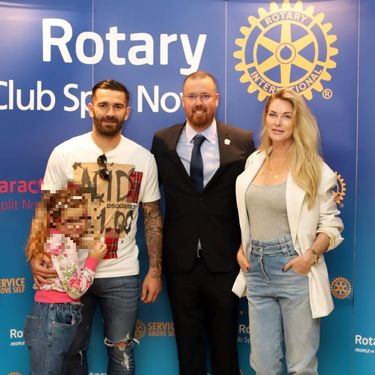 Marko Livaja i Iris Rajčić s kćeri