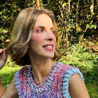 Bojana Gregorić Vejzović u pletenoj haljini i bijelim tenisicama brenda Golden Goose - 5