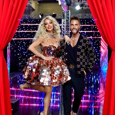 Maja Šuput kao disko princeza u Supertalentu