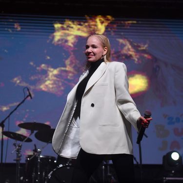 Jelena Rozga u Miu Miu čizmama na Bučijadi - 3