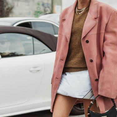 Jedan od najpopularnijih materijala ove jeseni je brušena koža