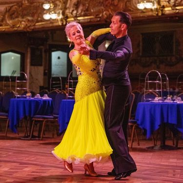 Terri Picton-Clark s plesnim partnerom u dvorani Blackpool Tower Balroom