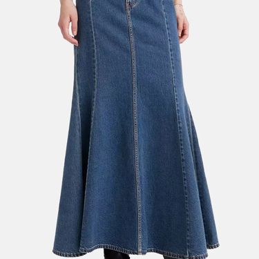 Europa 92, Levi's traper suknja, 100 eura