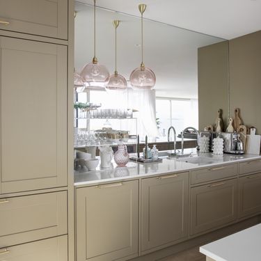 Vrlo elegantan stan uređen u pješčanim tonovima - 9