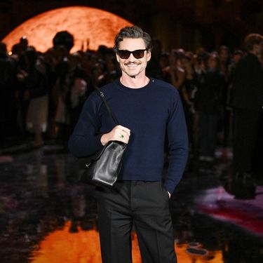 Pedro Pascal na Chanelovoj reviji