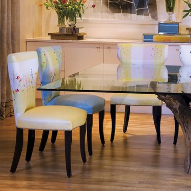 Glamurozan stan u kojem su stolci u blagovaonici i ormarić u kuhinji glavne zvijezde - 7