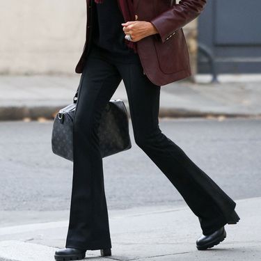 Brigitte Macron u trapezicama i čizmama s blok petom - 1