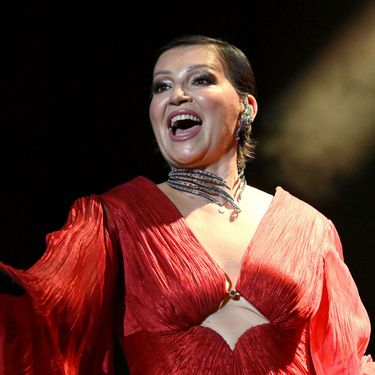 Nina Badrić u haljini brenda Maria Lucia Hohan na koncertu u Lisinskom - 8