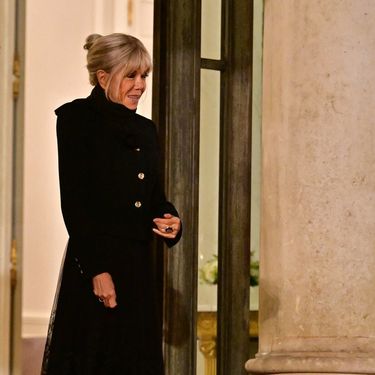 Brigitte Macron u elegantnom crnom izdanju