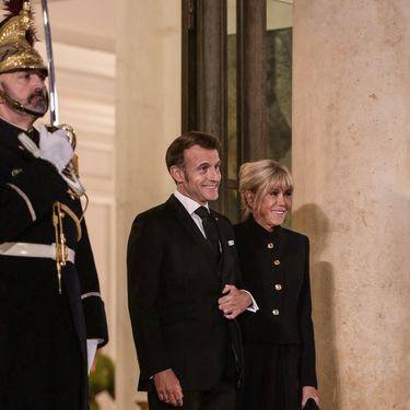 Brigitte Macron u elegantnom crnom izdanju