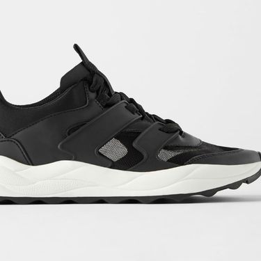 Novi modeli crnih tenisica iz trgovina - 4