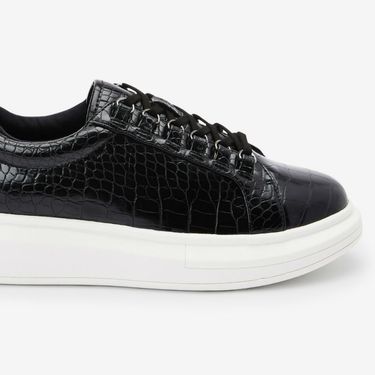 Novi modeli crnih tenisica iz trgovina - 11