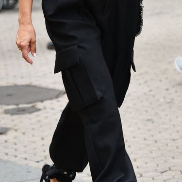 Ljepotica sa zagrebačke špice u crnom od glave do pete