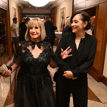 Zrinka Cvitešić u crnom kombinezonu na gala večeri u Zagrebu - 1