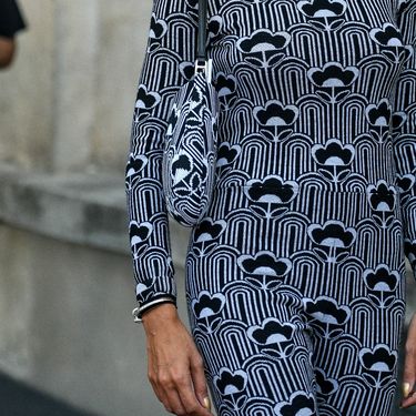 Haljine s uzorkom su uvijek zanimljiv modni odabir