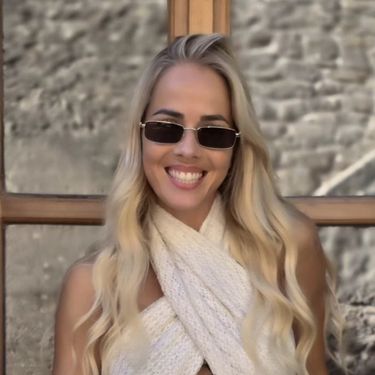 Antonija Mišura Sandrić u haljini bosanskohercegovačkog brenda Petit Fil