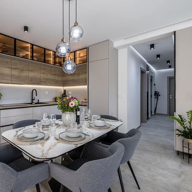 Famozno uređen stan s bazenom u Kaštel Kambelovcu - 9