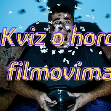 Prestrašeni muškarac gleda film i natpis kviz o horor filmovima