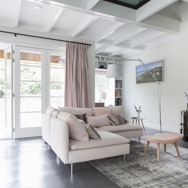 Elegantna kuća s ukrašenim zidnim pločicama u kuhinji - 2