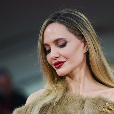Angelina Jolie voli nositi crveni ruž