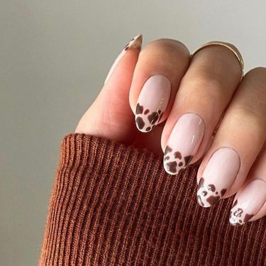 Nokti s uzorkom kravlje dlake