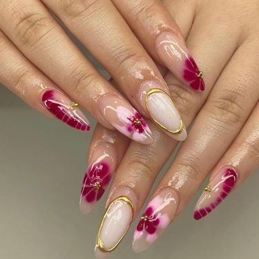 Nokti s uzorkom orhideje