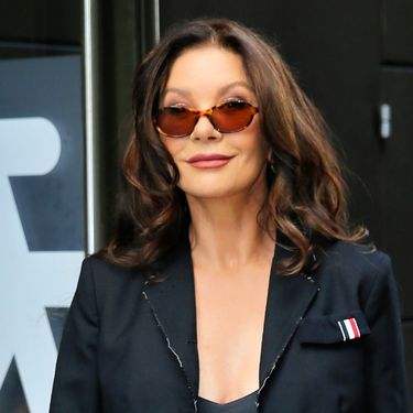 Catherine Zeta-Jones u izdanju s potpisom Thoma Browna 2025. - 2