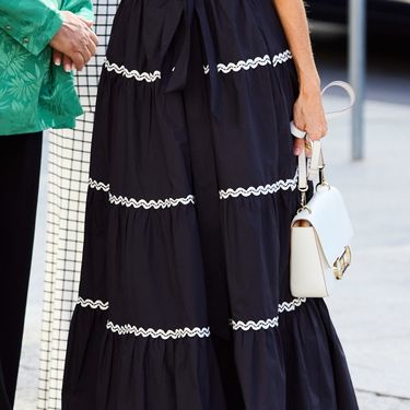 Kraljica Letizia u crnoj haljini i espadrilama