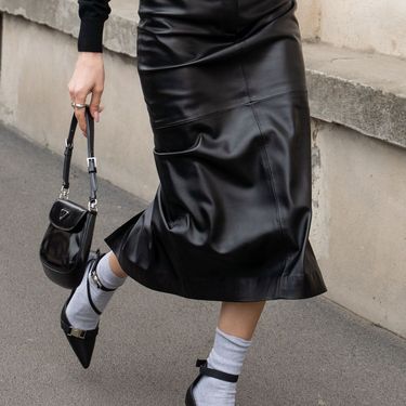 Kombinacija čarapa i štikli u street style izdanju s Tjedna mode