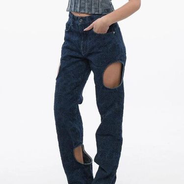 Zagrebačka street stylerica nosi traperice s rupama