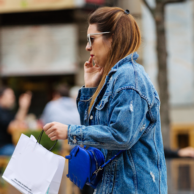 Zagrepčanke bijele tenisice uglavnom kombiniraju uz traper u dnevnim kombinacijama