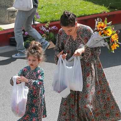 Wyatt Isabelle i Mila u kupovini