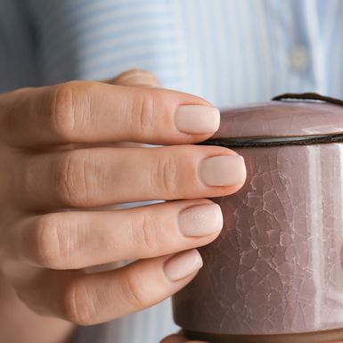 Nokti u bež boji možda nisu upadljivi na prvu, ali itetako privlače pažnju