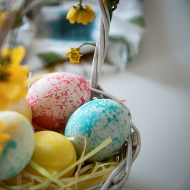 Bojanje jaja s rižom