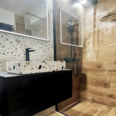 Gabrijela Vidaković iz Siska uredila je svoju kupaonicu u kombinaciji terrazzo pločica i drveta - 2