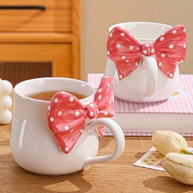 Šalica s mašnom s Temua