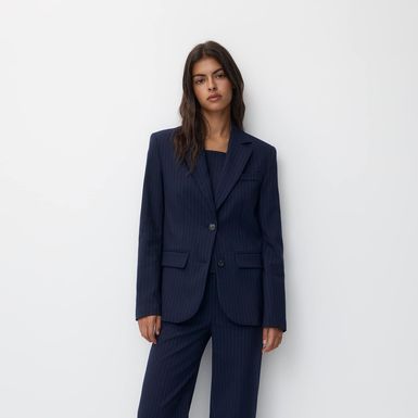 Pull&Bear, sako, 39,99 eura, hlače, 25,99 eura