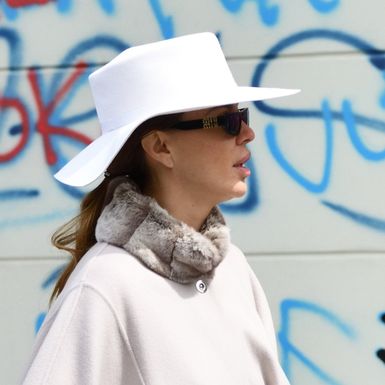 Street style mama u mokasinama podstavljenima krznom - 2