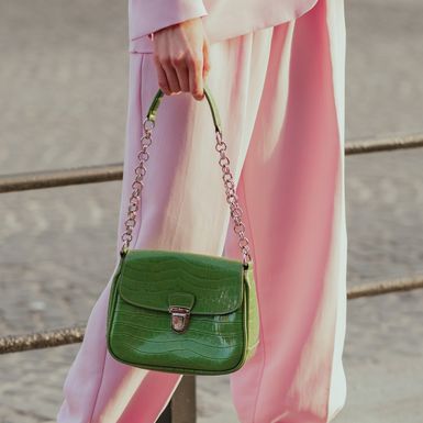 Hlače širokih, lepršavih nogavica stvorene su za proljeće