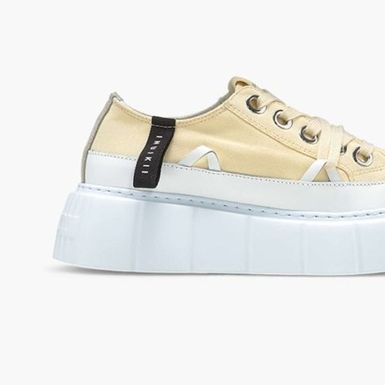 Tenisice brenda Inuikii, 239 eura