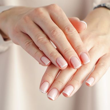 Soft french manikura