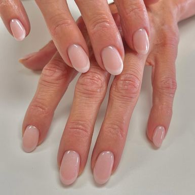 Soft french manikura