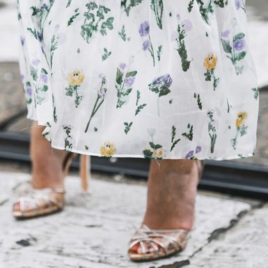 Maksi haljine mogu se nositi u kombinaciji s ravnim cipelama i štiklama