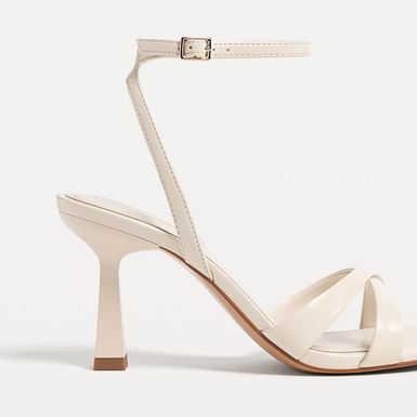 Stradivarius, 25,99 eura