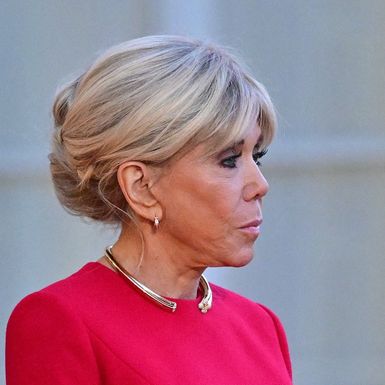 Brigitte Macron u dugoj crvenoj haljini