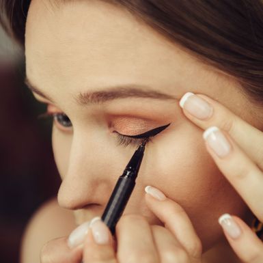 Nanošenje tuša za oči