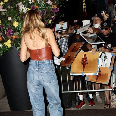 Blake Lively u kaubojskim trapericama i 'mokrom' topu - 4