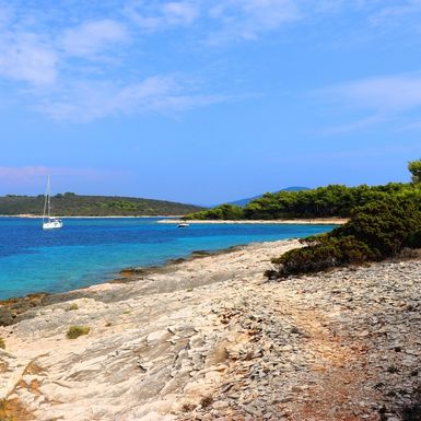 Plaža Batalo, Proizd