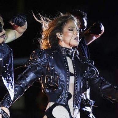 Jennifer Lopez u izdanju koje podsjeća na kultni Cherin kostim